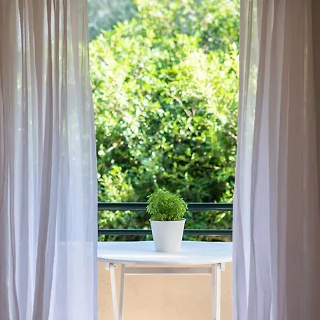 Apartament Romanos Gaios